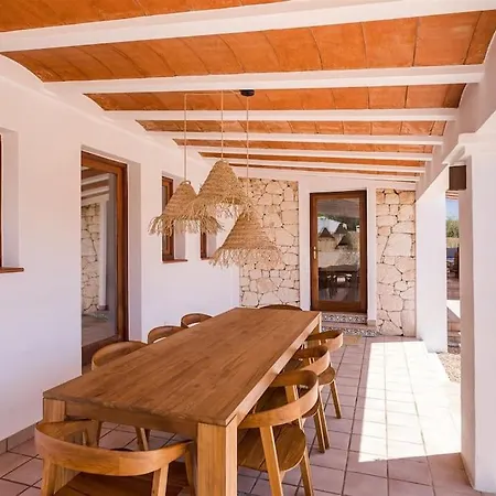 4 Palms Only 5 Minutes From Ibiza וילה