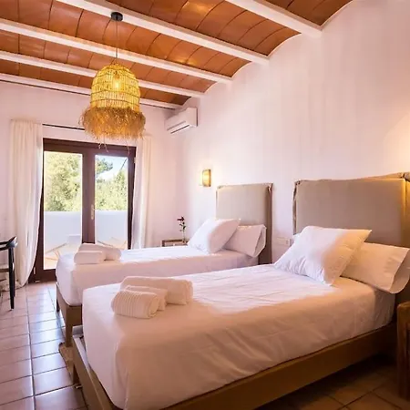 4 Palms Only 5 Minutes From Ibiza וילה *