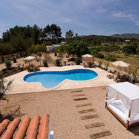 4 Palms Only 5 Minutes From Ibiza וילה
