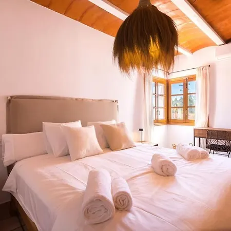 4 Palms Only 5 Minutes From Ibiza וילה *