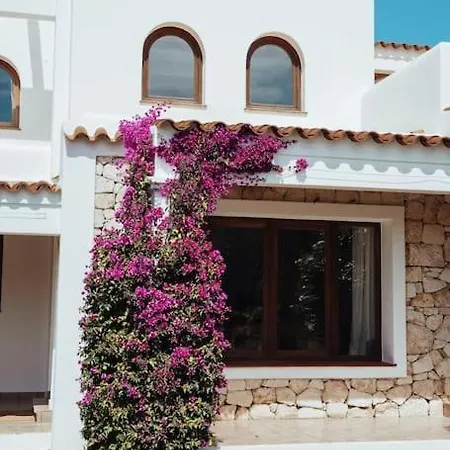 4 Palms Only 5 Minutes From Ibiza וילה *