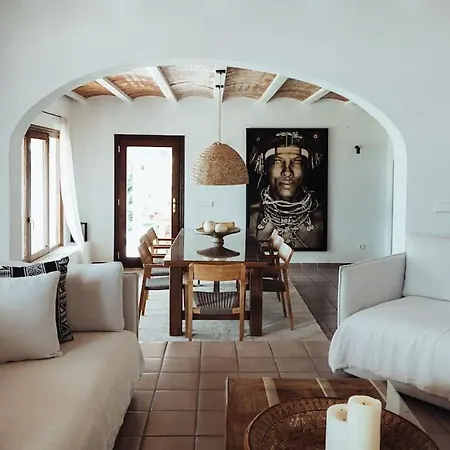 4 Palms Only 5 Minutes From Ibiza וילה *