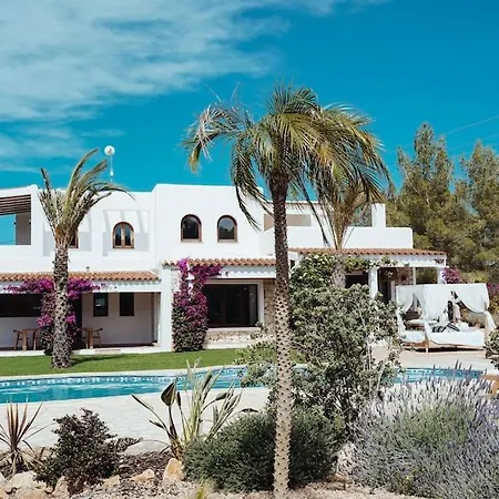 4 Palms Only 5 Minutes From Ibiza Villa